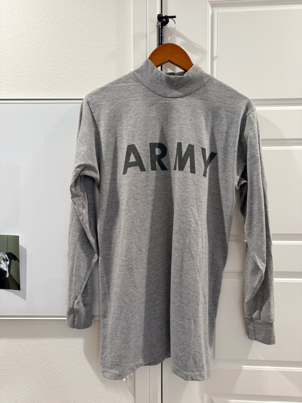 Men's Gray 'ARMY' Long-Sleeve Crewneck Shirt